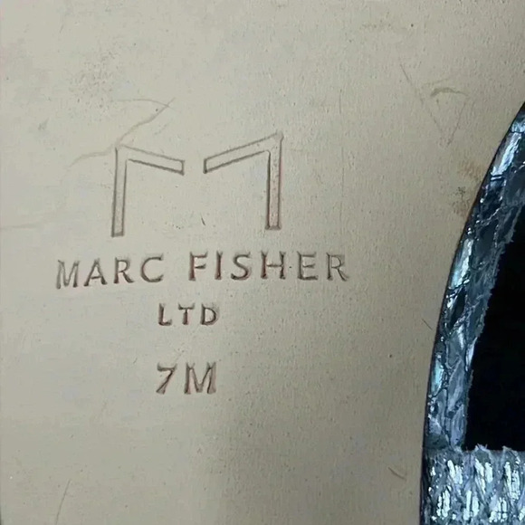 Marc Fisher Women's Dalida Embossed Strappy Sandals Size 7M - Picture 12 of 12